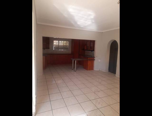 3 BEDROOM PROPERTY TO RENT IN BIRCH ACRES